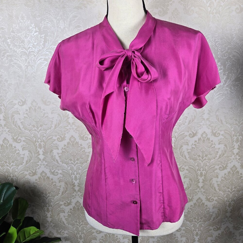 Nicole Miller Collection Size 4 Pink 100% Silk Blouse Tie at Neck Flutter Sleeve